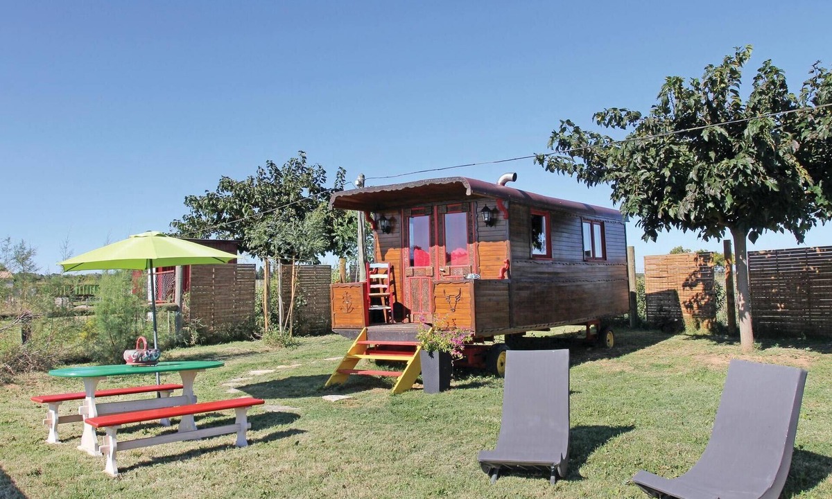 Beauvoisin House | Amazing (sta)caravan in Franquevaux