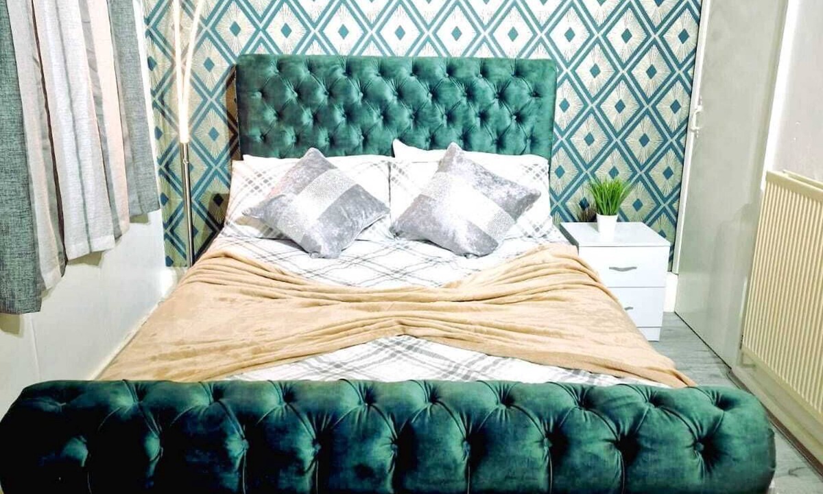 Tottenham Hale Apartment | Amazing studio flat E2 6NH