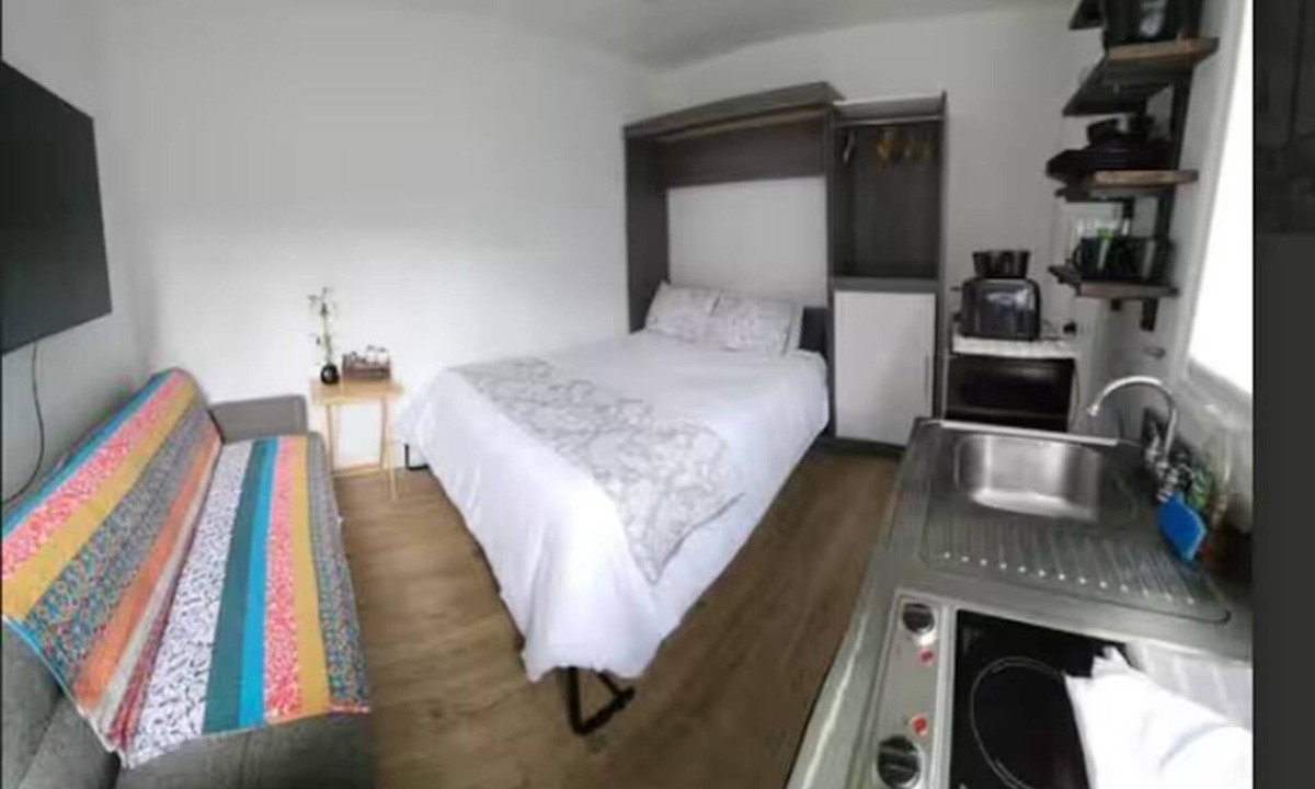 North Central Apartment | Amazing Studio in Pasadena!