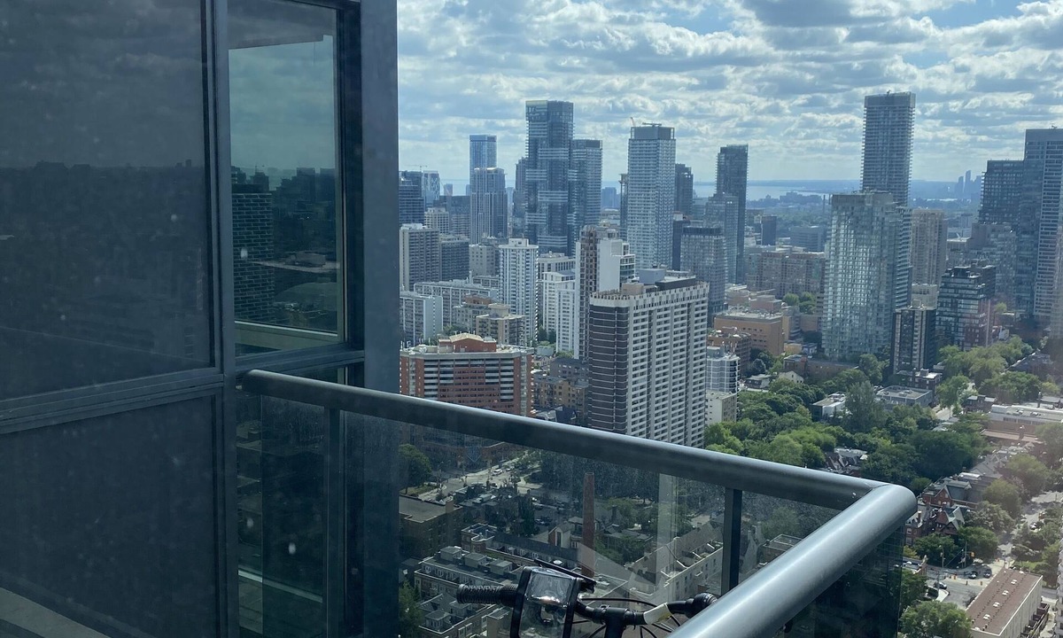 Upper Jarvis Condo | Amazing Toronto downtown view.