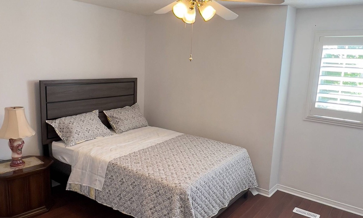 Hamilton House | Amazing Town home closed amenities and big cities
