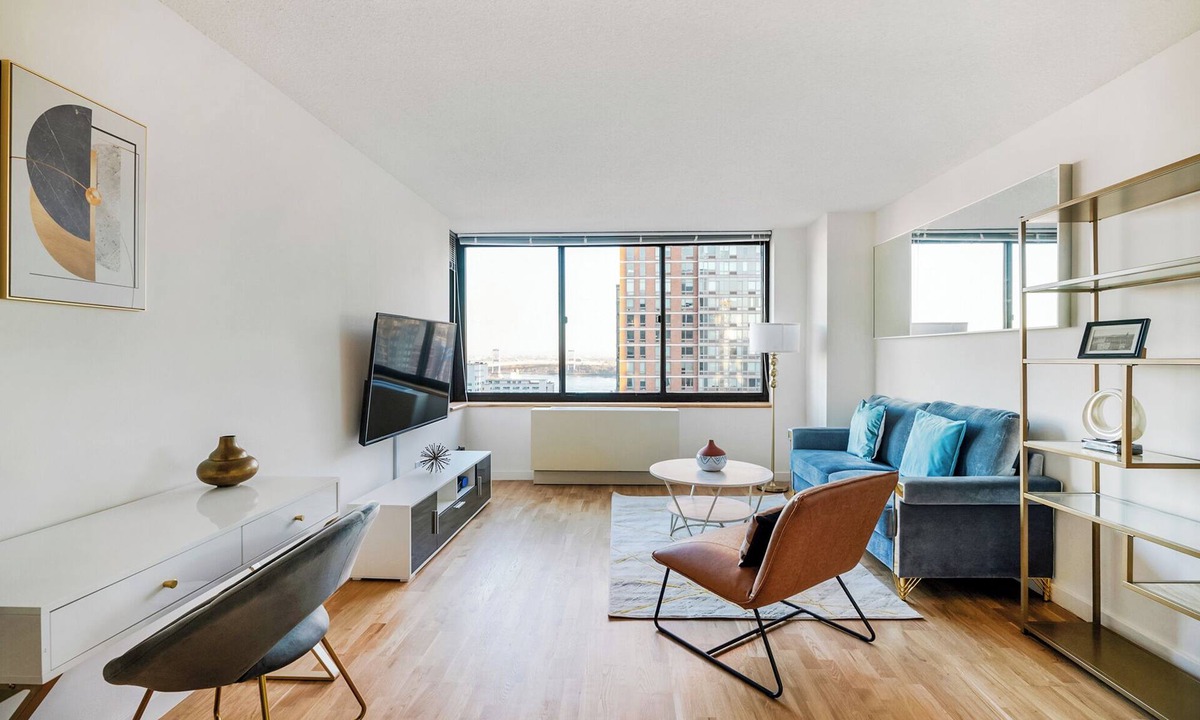 East Harlem Apartment | Amazing UES Luxury 2 Bedw/Gym, Pool,Laundry #6187