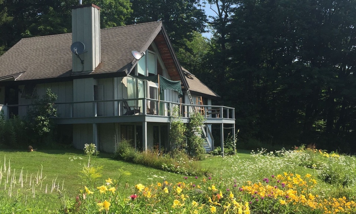 Monroe Bridge Ski Chalet | Amazing View w/Deck, Pond, Sledding Hill - 137+ acres - Great for Families