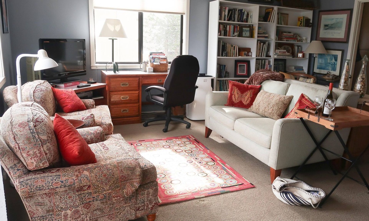 San Rafael Apartment | Amazing views, multi-level decks, full kitchen and pool.