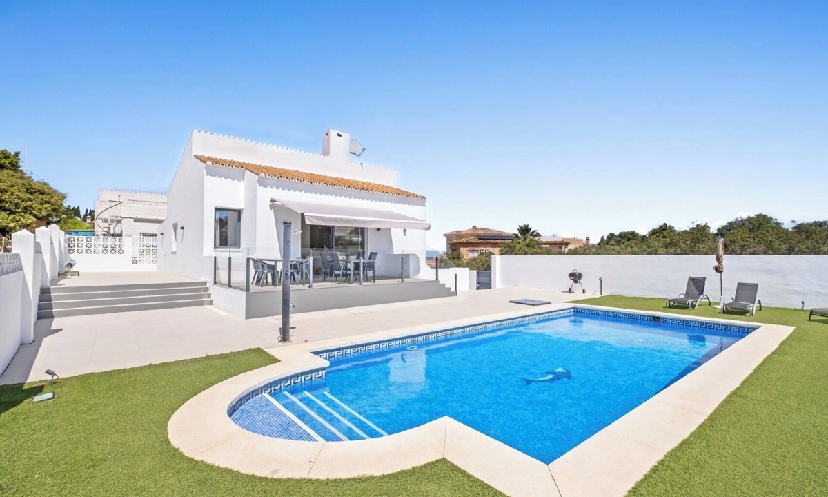 El Faro House | Amazing Villa in El Faro ! 400 m from the beach