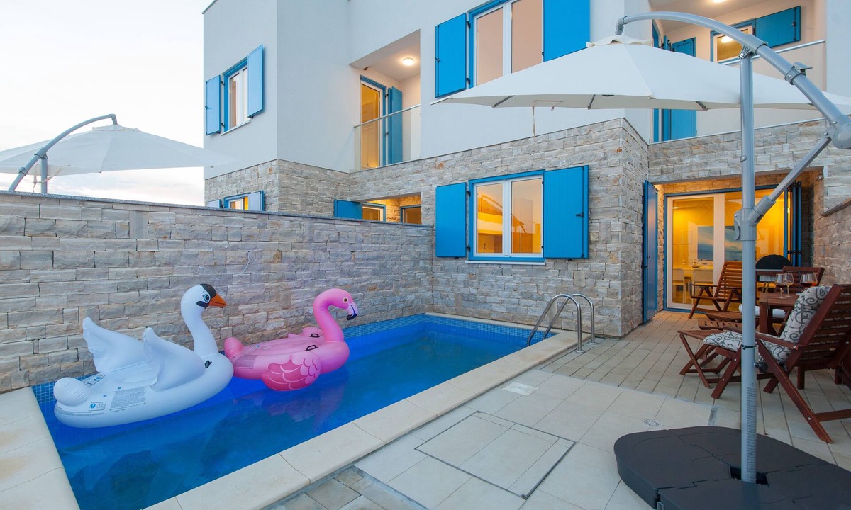 Privlaka Resort | Amazing villa Miri just 5m from the sandy beach