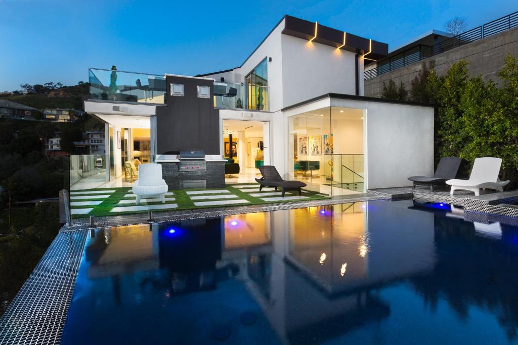 Hollywood Hills West Villa | AMAZING VILLA ON SUNSET PLAZA