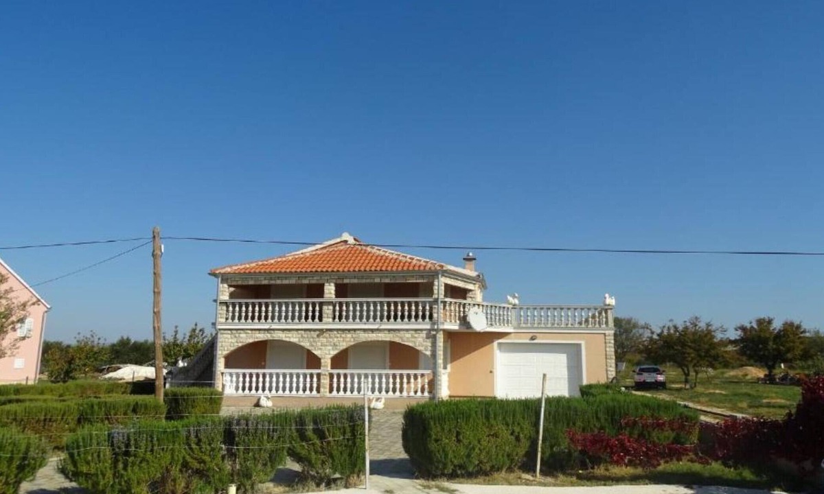 Stankovci Villa | Amazing Villa with Outdoor Swimming Pool