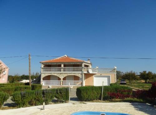 Stankovci Villa | Amazing Villa with Outdoor Swimming Pool