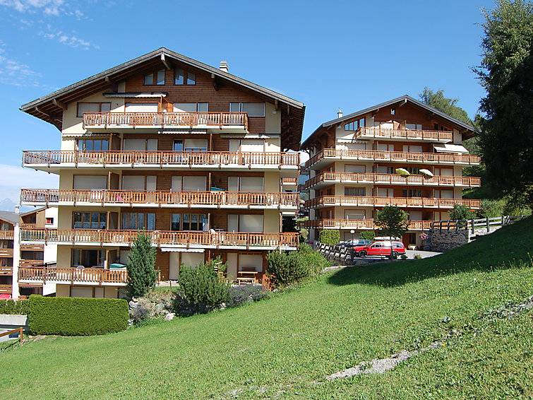 Saint-Pierre-de-Clages Apartment | Ambassador 2/12