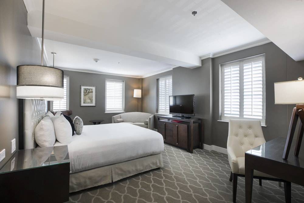 Midtown Hotel | Ambassador Hotel Oklahoma City, Autograph Collection