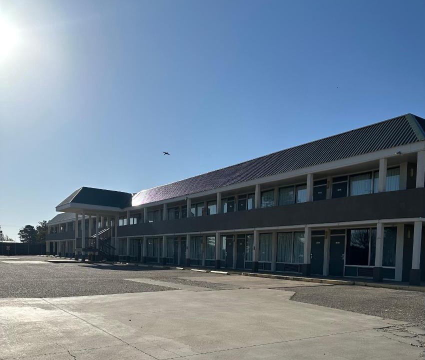 Perryton Hotel | Ambassador Inn "WEEKLY RATE AVAILABLE"