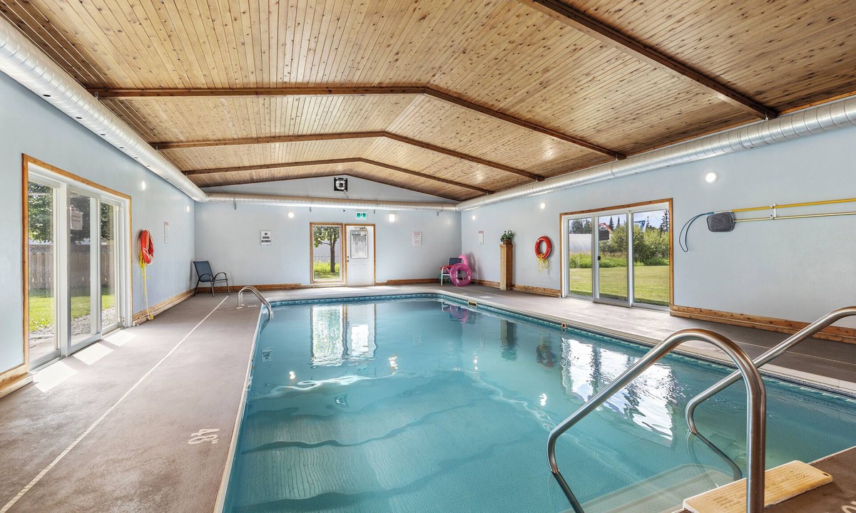 Sault Ste. Marie Hotel | Ambassador Motel
