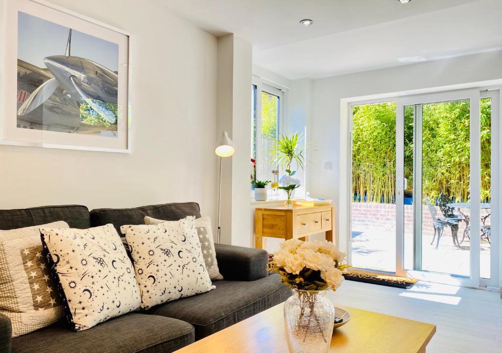 Hickstead House | Amber Lodge Hickstead-B