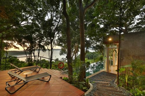 Pantai Tengah Villa | Ambong Pool Villas - Private Pool