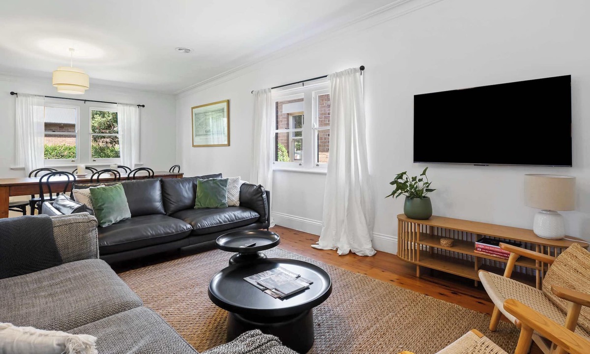 Orange House | Ambrose On Byng | Central Location