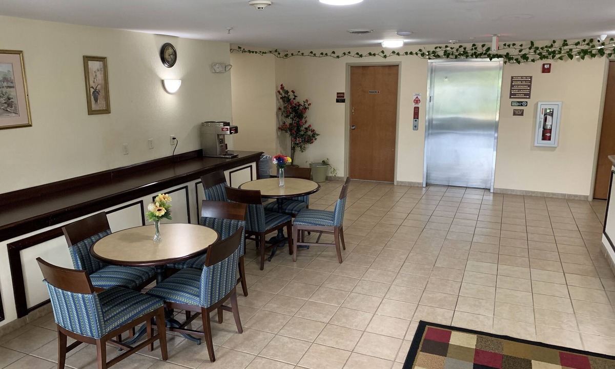 Amelia Court House Hotel | Amelia Inn & Suites