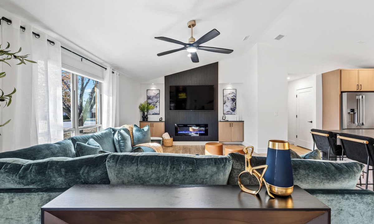 Keller House | Amelia’s Corner/Hot Tub + Ultimate Game Room