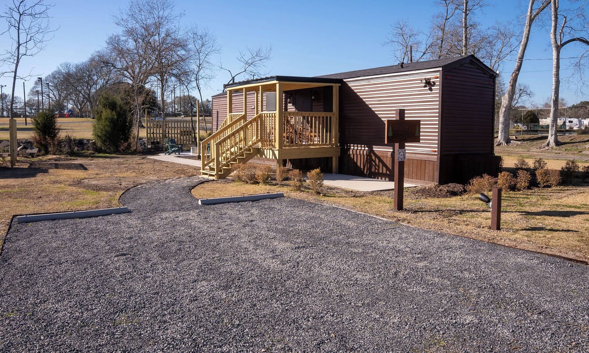 Broussard Cottage | Amelia's Hidden Hideaway/quiet cottage located in Broussard, La.