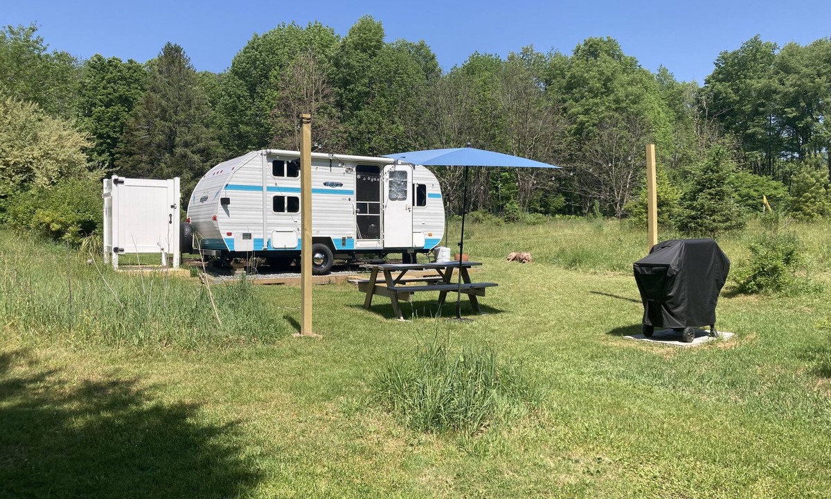 Equinunk House | Amenity filled camper with direct Delaware River Access