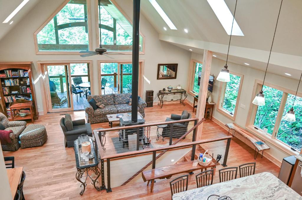 Weaverville House | Amenity-Packed Holiday Home