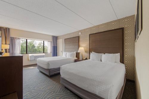 South Loop Apartment | Amenity Rich Double Queen Suite