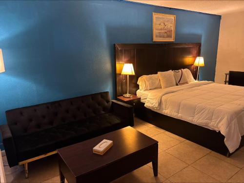 Brinkley Hotel | America's Best Value Inn