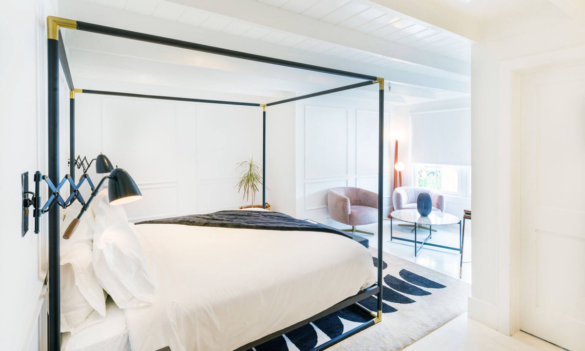 Greenport Hotel | American Beech - King Suite 2