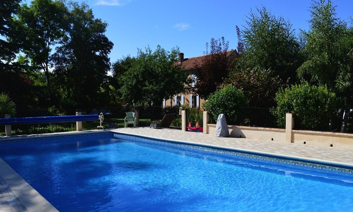 Diges House | American Guest House