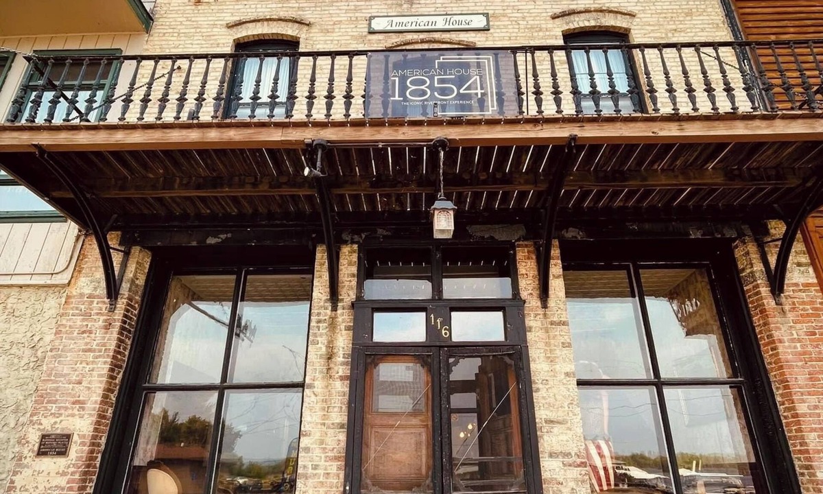 McGregor Hotel | American House 1854- Stagecoach Stop Suite, 2 Bedrooms, Kitchenette, Sleeps 6