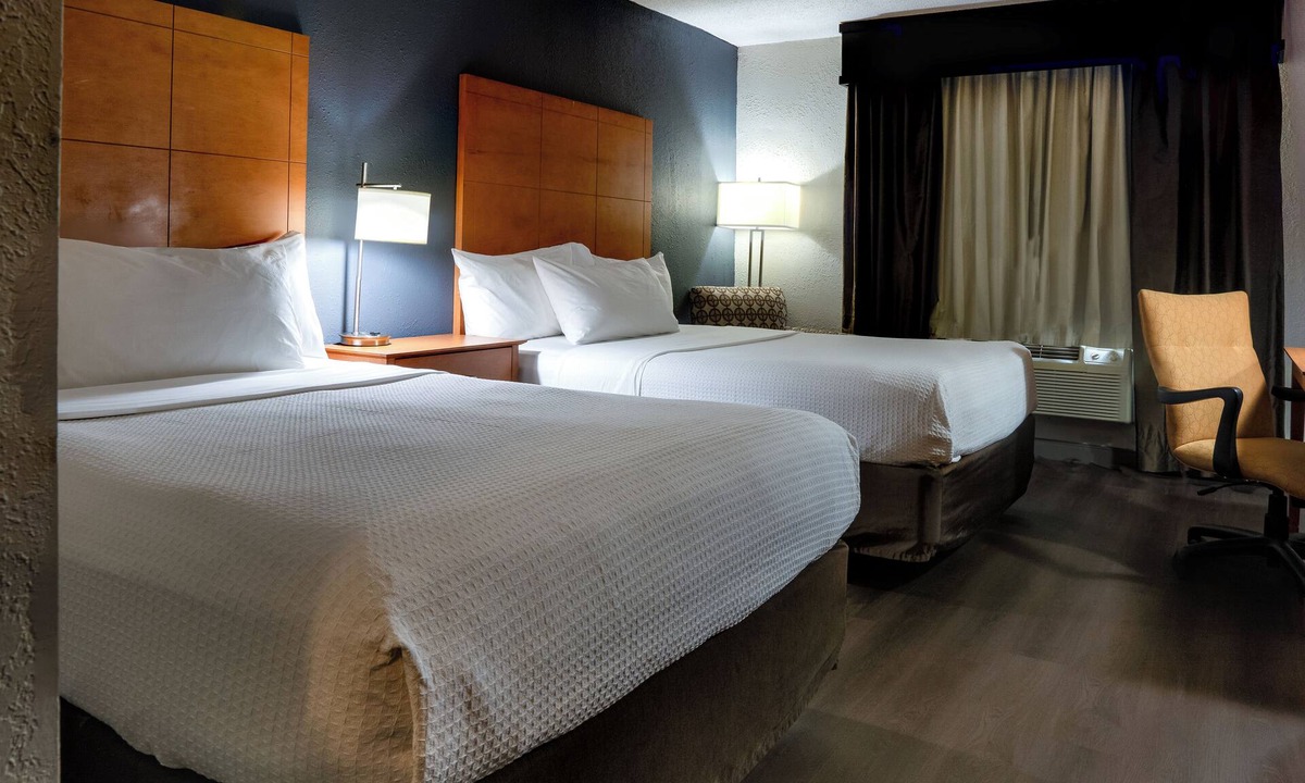 Ferndale Hotel | American Inn and Suites Ferndale