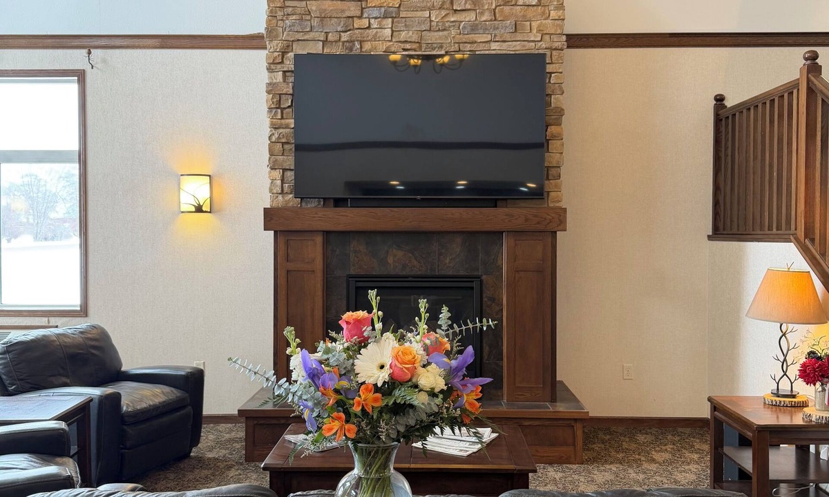 Parkers Prairie Hotel | American Inn & Suites