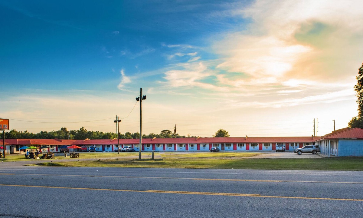 Dermott Hotel | American Inn