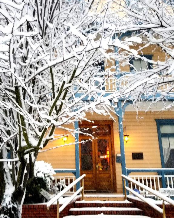 Georgetown Hotel | American River Inn