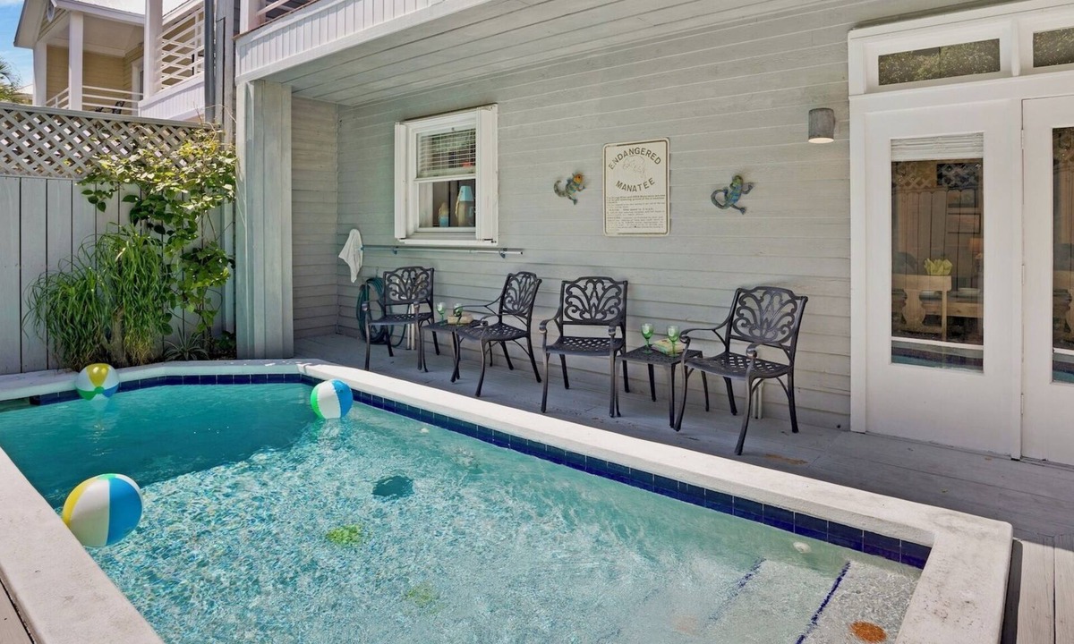Downtown House | *AMERICANA TROPICALE @ OLD TOWN* Home & Pool by Duval + LAST KEY SERVICES.