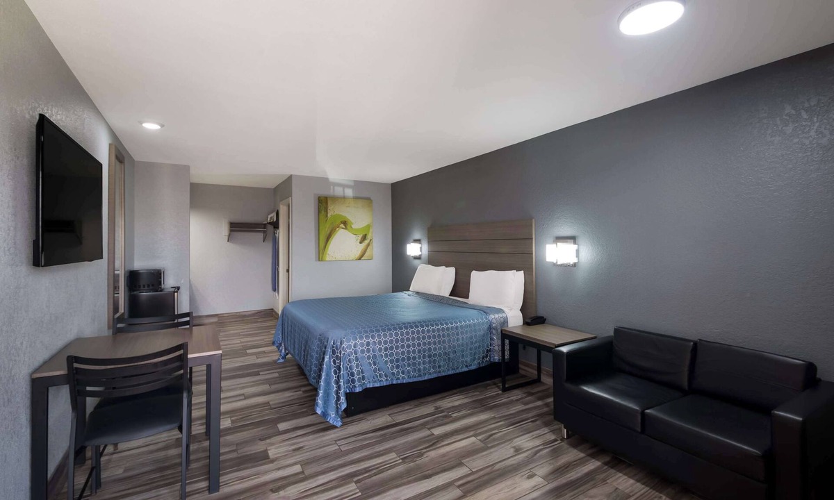 Buda Hotel | Americas Best Value Inn Buda Austin S