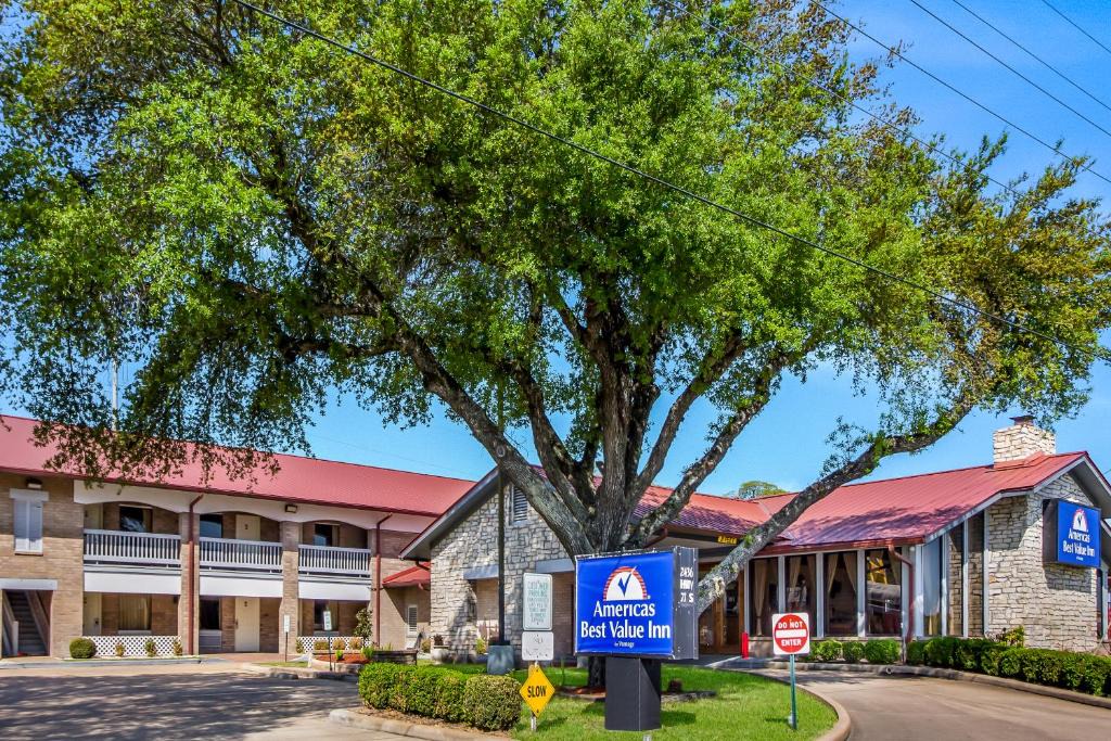 Columbus Hotel | Americas Best Value Inn Columbus