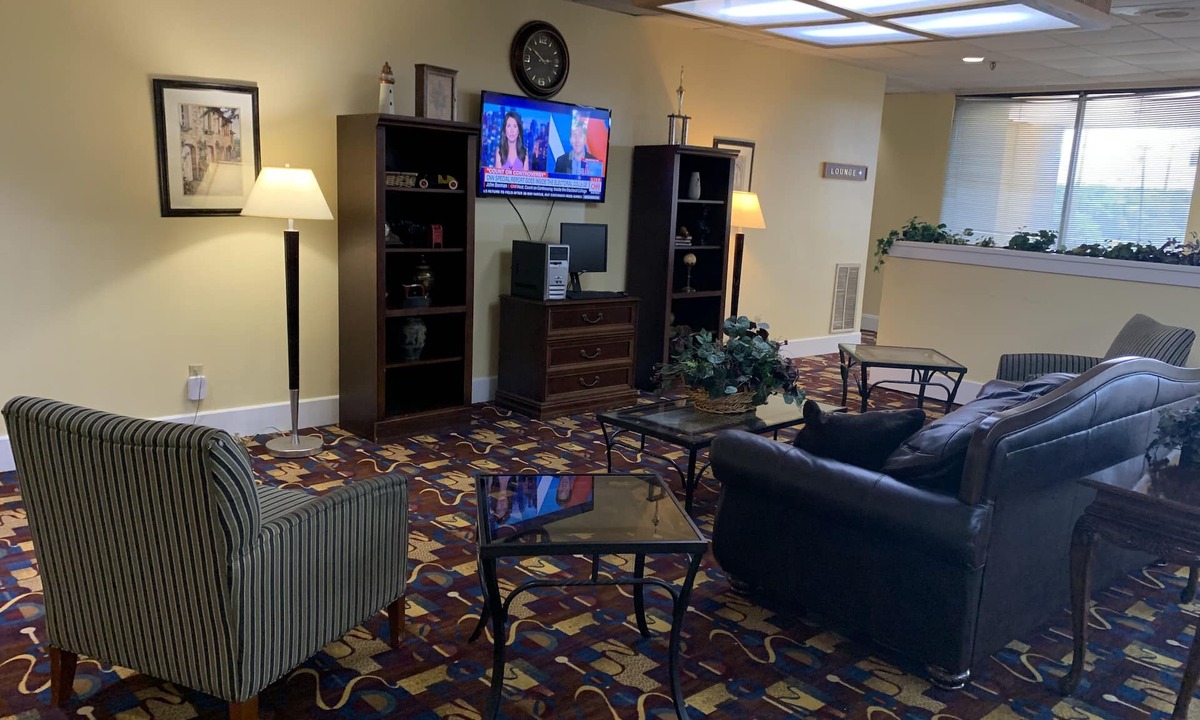 Forest Hotel | Americas Best Value Inn Forest