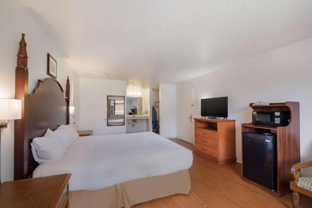 Lockhart Hotel | Americas Best Value Inn Lockhart TX