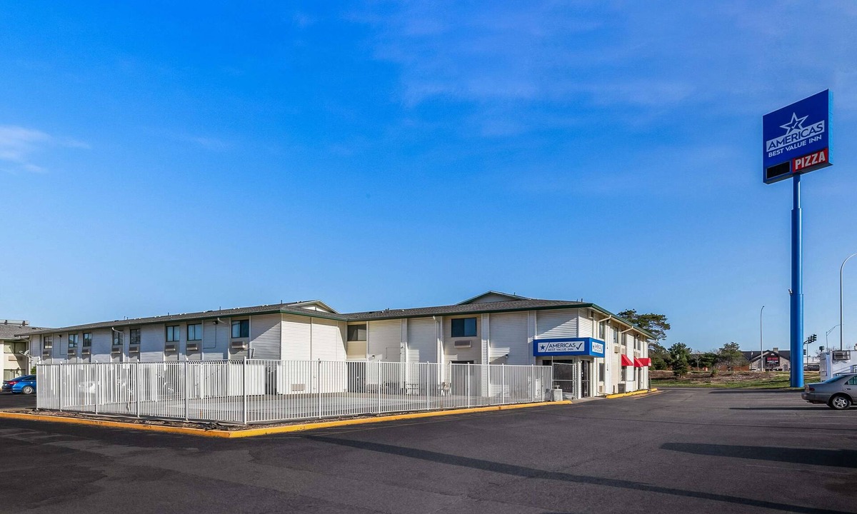 Highlands Hotel | Americas Best Value Inn Lincoln Airport