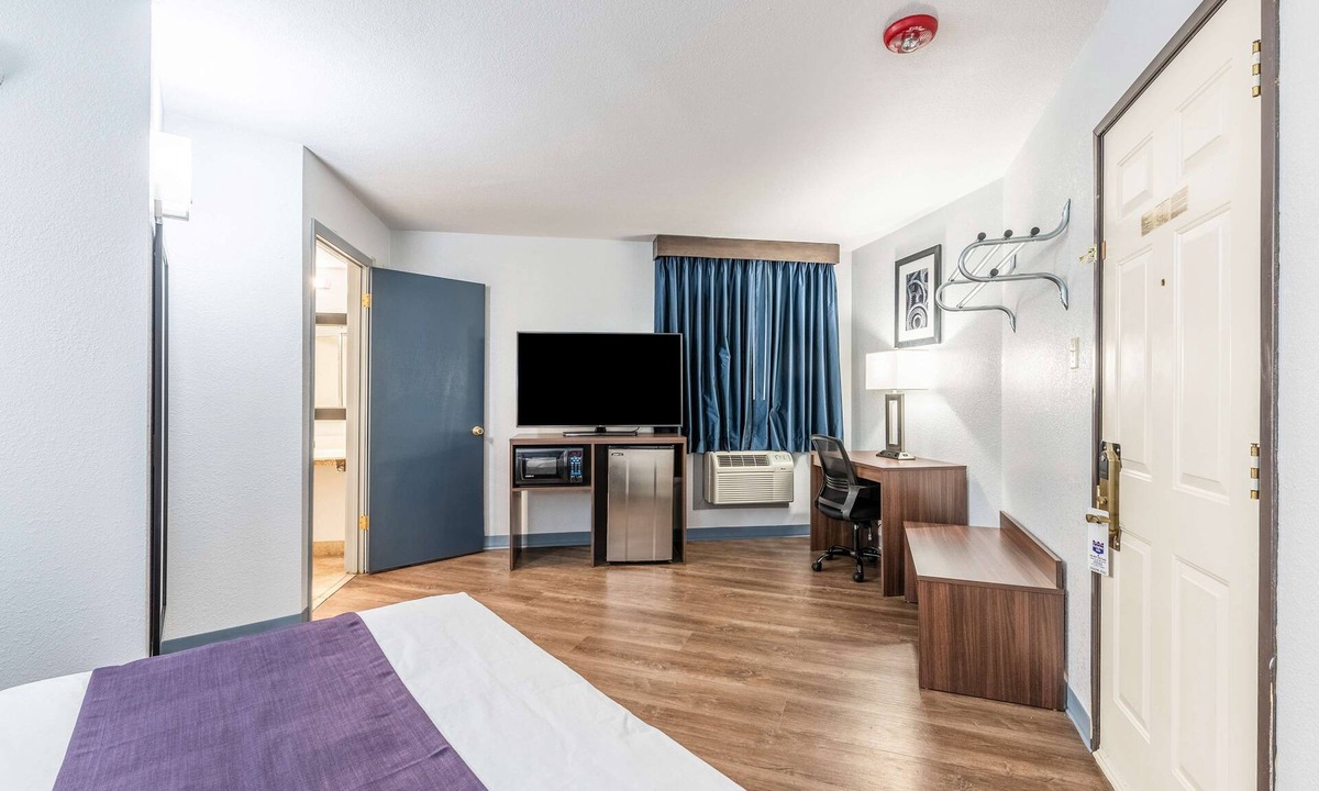Searcy Hotel | Americas Best Value Inn Searcy
