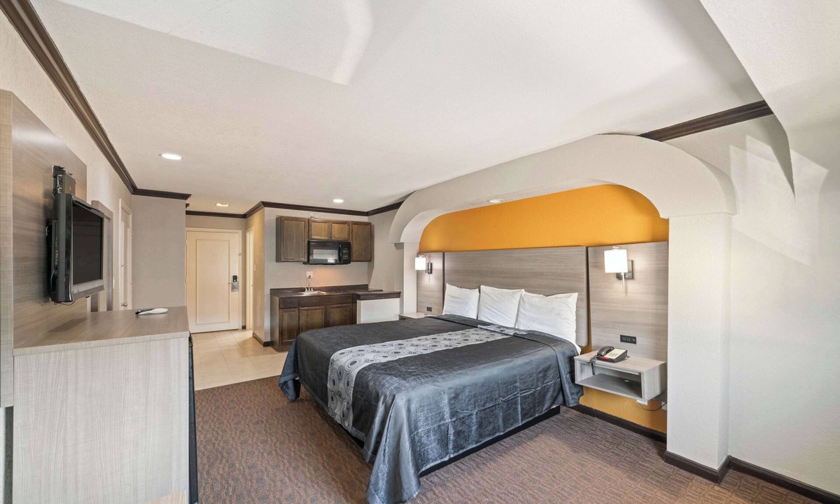 Brenham Hotel | Americas Best Value Inn & Suites Brenham