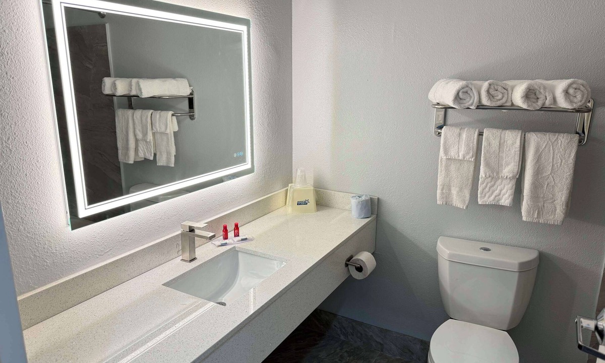 Haltom City Hotel | Americas Best Value Inn & Suites Haltom City Ft. Worth
