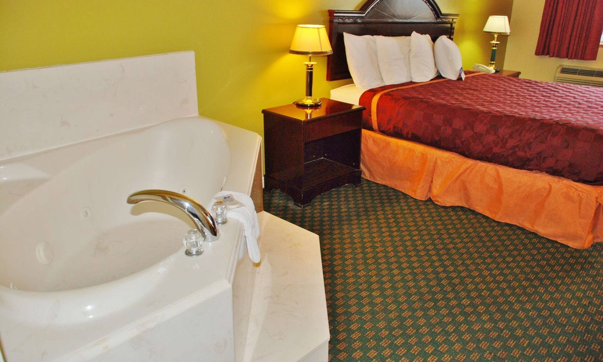 Hempstead Hotel | Americas Best Value Inn & Suites Hempstead Prairie View