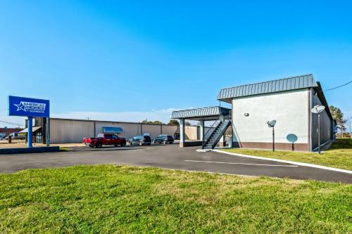 Indianola Hotel | Americas Best Value Inn-Indianola
