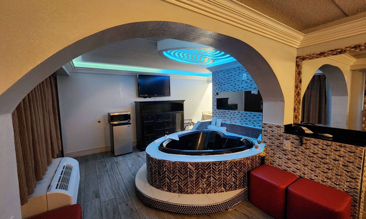 Little Rock Hotel | Americas Best Value Inn & Suites Little Rock at Scott Hamilton Dr