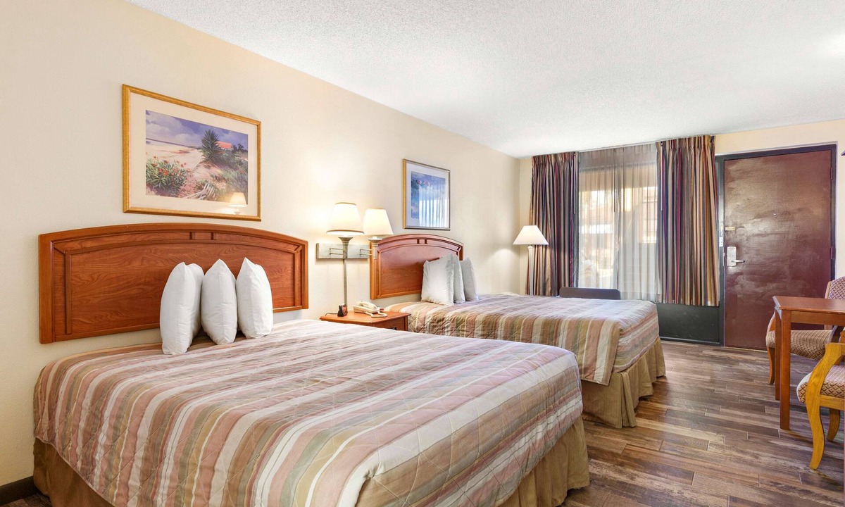 St. Augustine Beach Hotel | Americas Best Value Inn Ocean Inn