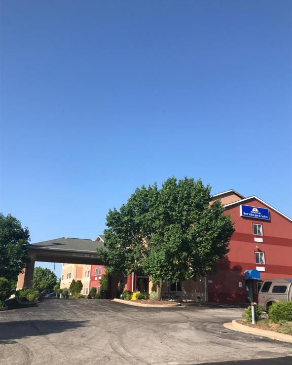 St. Charles Hotel | Americas Best Value Inn and Suites Saint Charles