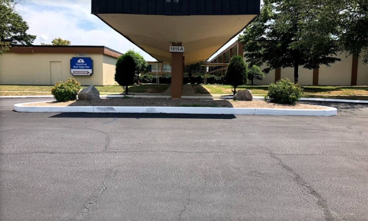 Wilson Apartment | Americas Best Value Inn Wilson - 1 King Bed Smoking (GROUND FLOOR)