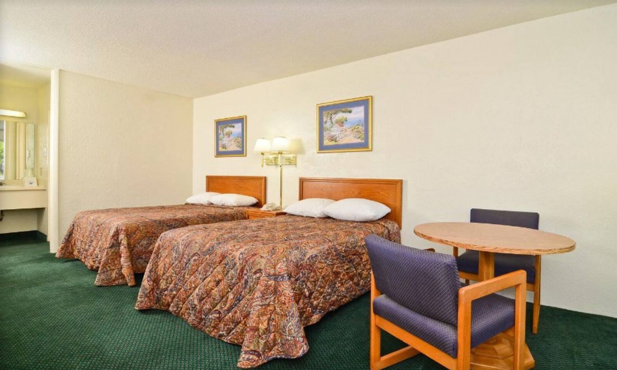Wilson Apartment | Americas Best Value Inn Wilson - 2 Double Beds Non-Smoking (GROUND FLOOR)